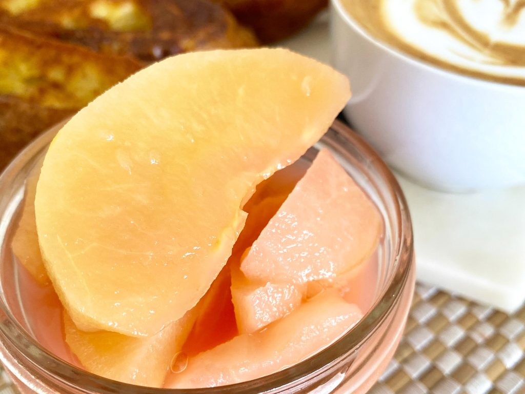 Apple compote in a jar