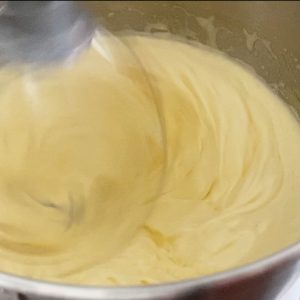 Egg and sugar mixture for sponge cake