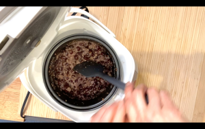 Stir azuki beans every 1-2 hrs